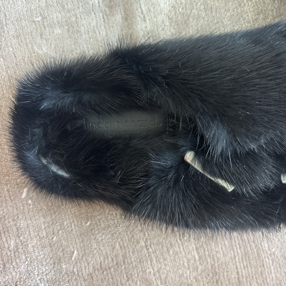 Linda Richard’s black mink slides - Picture 2 of 3